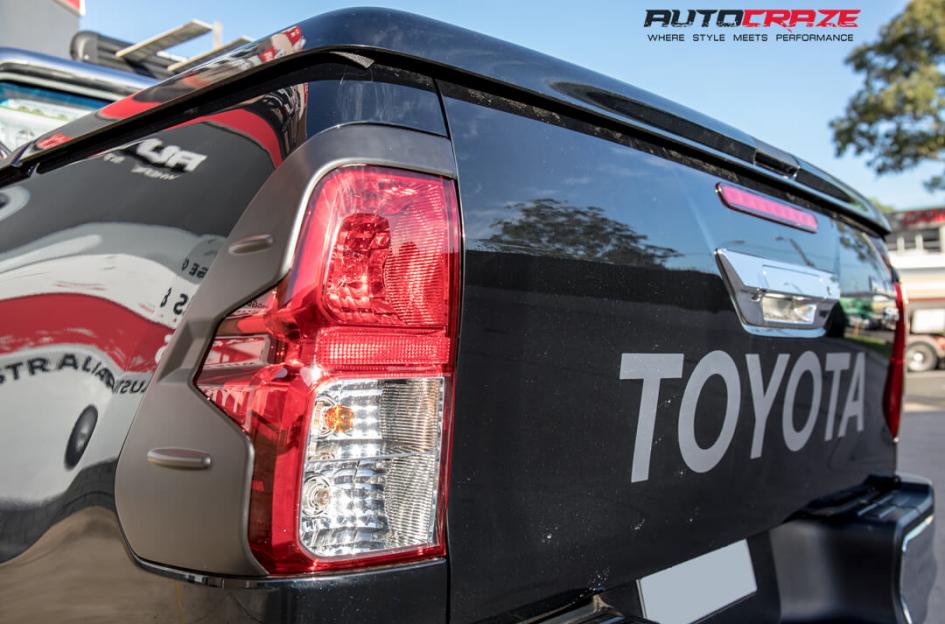 TOYOTA HILUX N80 4WD GD07 MATTE BLACK MILLED